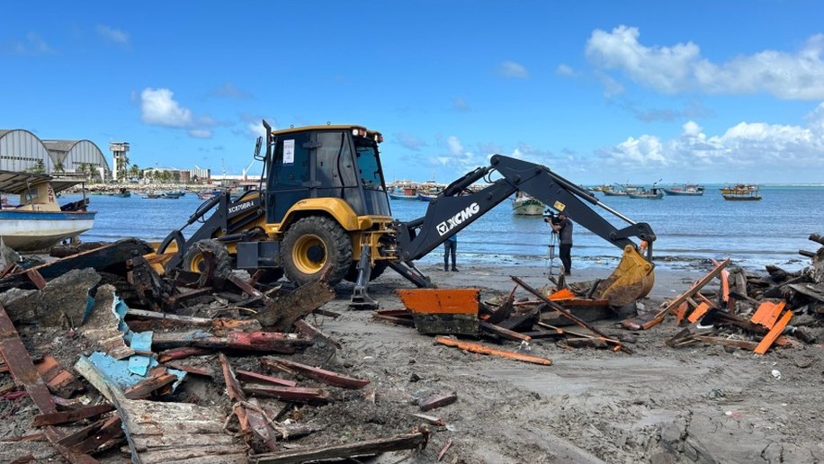 Segurança Cidadã remove estruturas irregulares no Centro Pesqueiro do Jaraguá