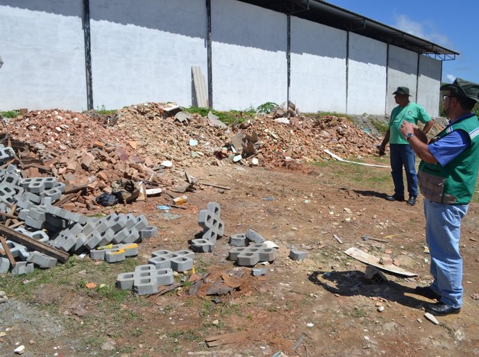 Empresa é autuada por armazenamento irregular de metralha