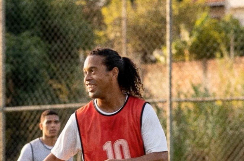 Itaipava convoca Ronaldinho Gaúcho para ser embaixador da marca e revela o “segredo” de seu passe mais icônico