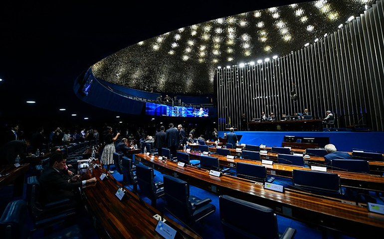 Senado retoma votação de texto que retira despesas com 'tarifaço' do teto de gastos