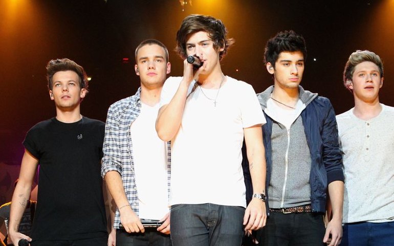 One Direction comemora 10 anos com vídeos e material especial