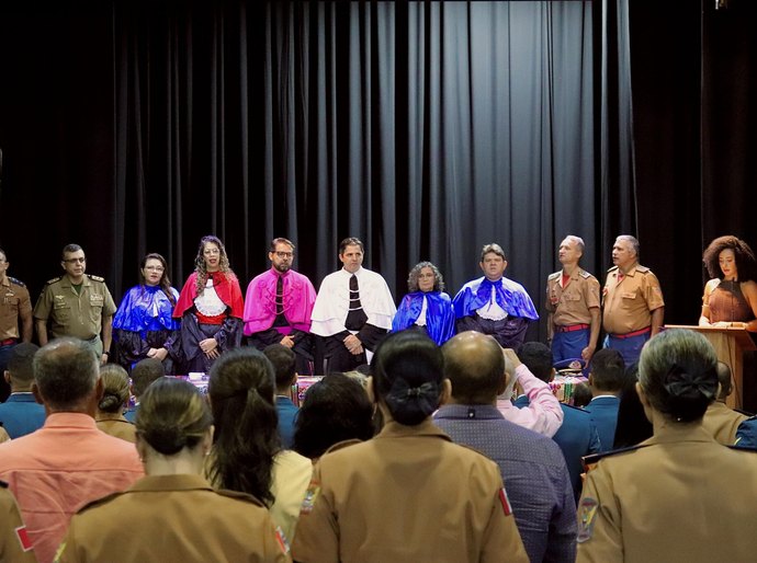 Uneal gradua primeira turma de cadetes do Corpo de Bombeiros Militar de AL