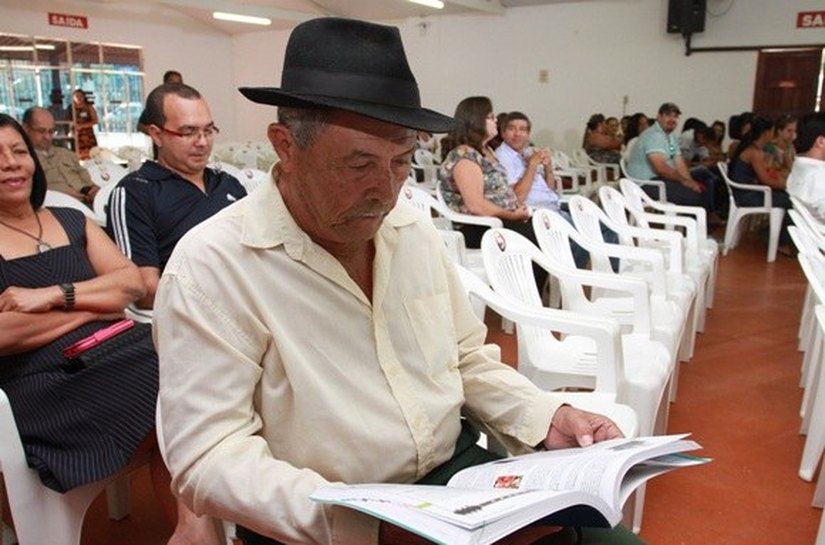 Educação ofertará 21 mil vagas para alfabetização de jovens, adultos e idosos em 2016