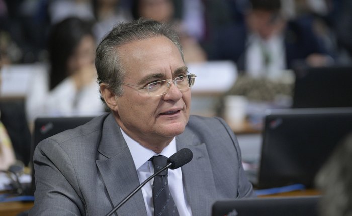 Renan Calheiros durante sessão no Senado Federal