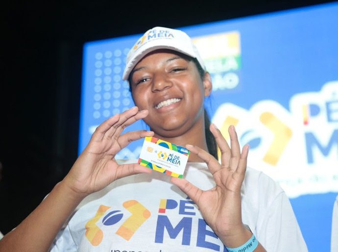 Após dois anos de Pé-de-Meia, abandono escolar em Alagoas cai 45%