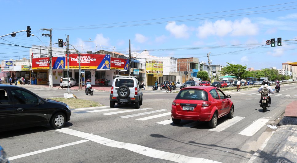 Trânsito na avenida Nestor Sampaio / Foto: Ascom/SMTT
