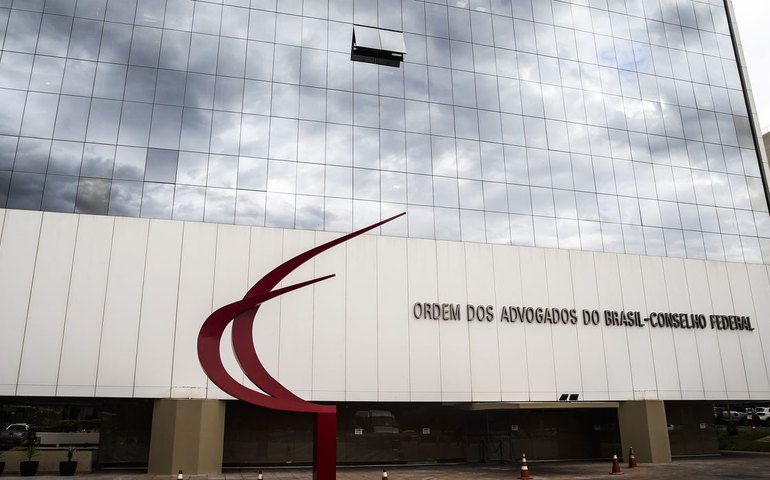 OAB proíbe inscrição de candidatos condenados por crimes raciais