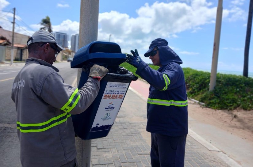 Autarquia de Limpeza Urbana reforça instalação de papeleiras na orla da capital