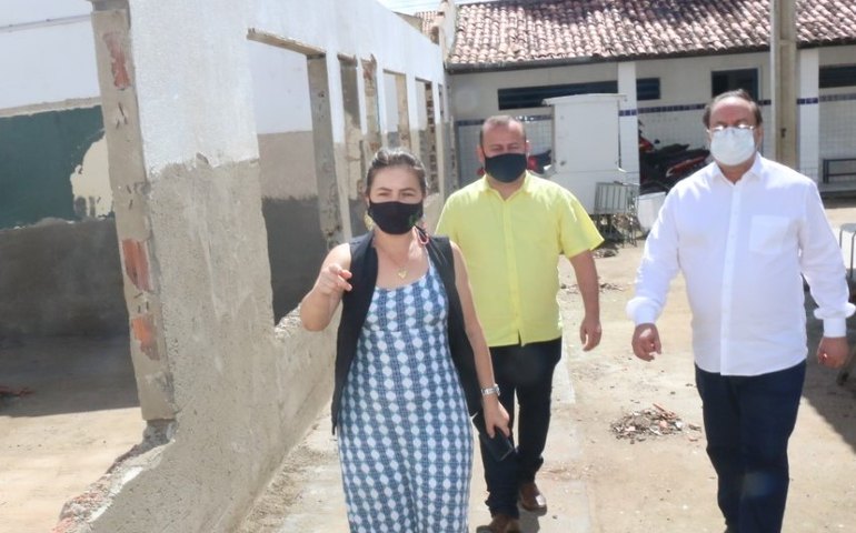 Mais duas escolas recebem obras de reforma e melhorias em Arapiraca