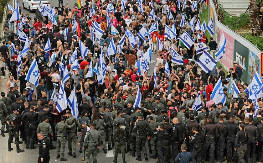 Manifestantes voltam a tomar ruas e aeroporto de Israel após reforma judicial de Netanyahu