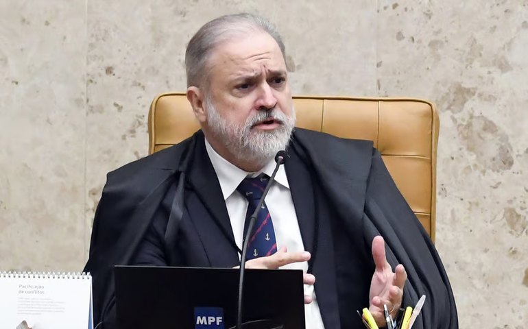 Após fala sobre Lula o MP, Aras diz que PGR tem 'submissão só às leis'