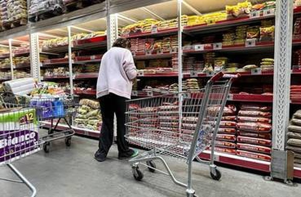 Inflação segue acima de 10% no período de 12 meses / Foto: Foto: Sebastiao Moreira/EFE