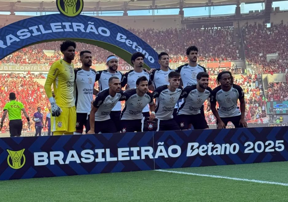 Corinthians expõe falhas a Dorival no Maracanã e é goleado pelo Flamengo em jogo do Brasileirão