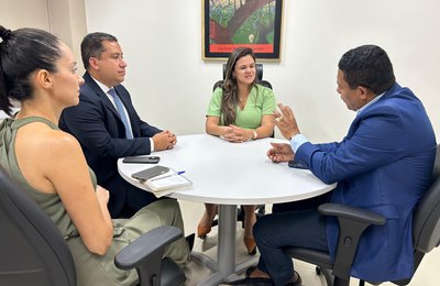 Prefeito Júlio Cezar faz visita de cortesia à juiza Nathalya Ataide, recém-chegada ao município