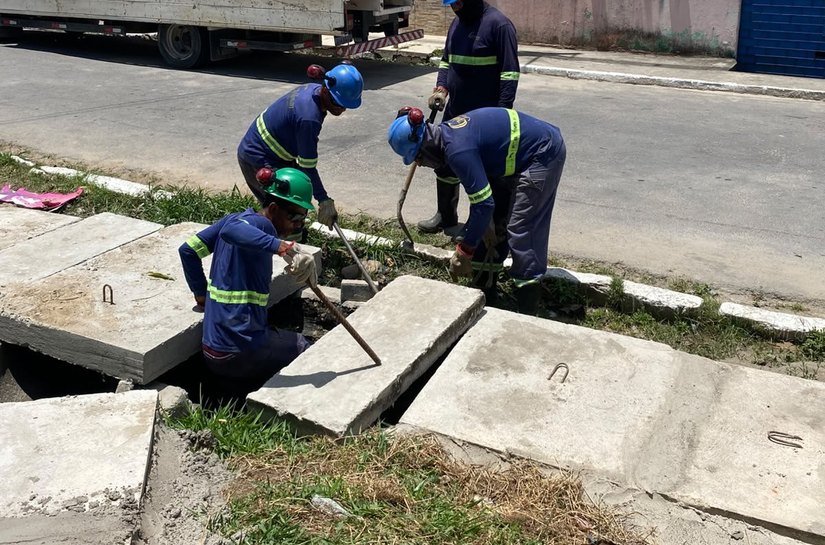 Prefeitura realiza tamponamento de galeria pluvial em Fernão Velho