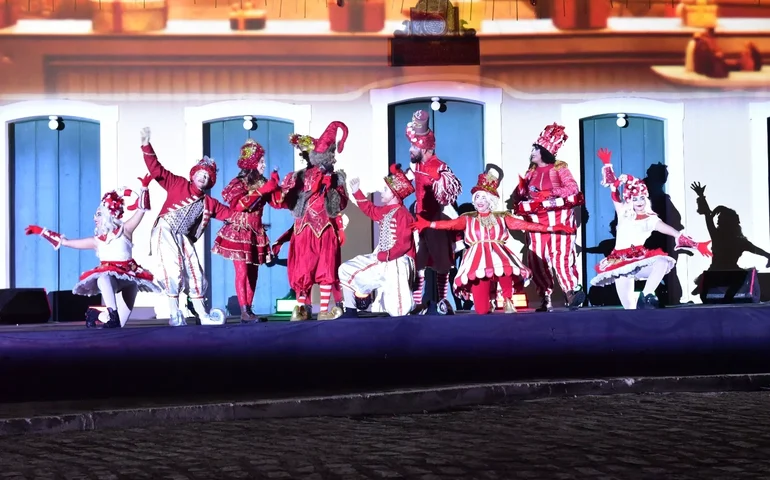 Penedo Luz 2025: Espetáculo Uma Estrela de Natal estreia com inovações na noite de domingo, 07