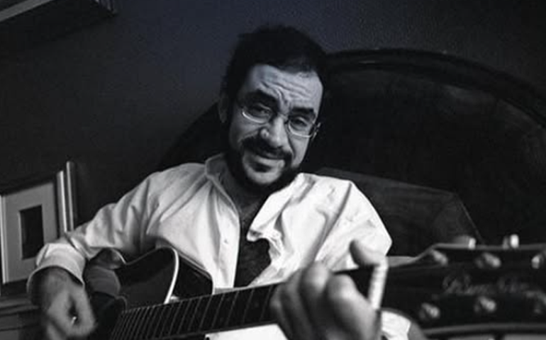 Apartamento de Renato Russo no Rio está à venda por R$ 2,8 milhões