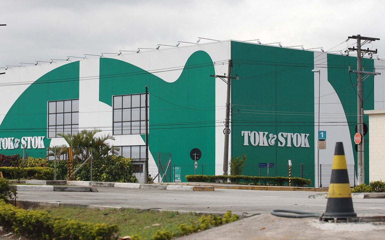 Tok&Stok faz depósito e evita despejo de galpão