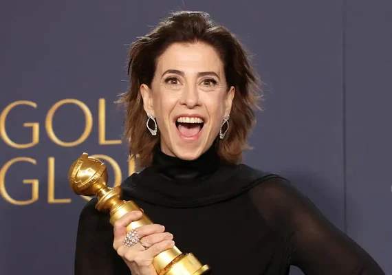 Fernanda Torres leva Globo de Ouro por atuação em Ainda Estou Aqui