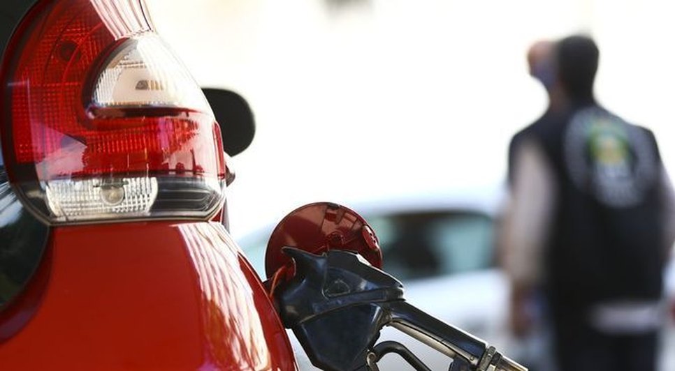 Diesel fica R$0,40 mais caro nas refinarias a partir desta terça-feira / Foto: Foto: Marcelo Camargo/Agência Brasil