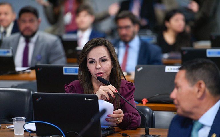 CCJ aprova acessibilidade para pessoas com deficiência auditiva em concursos