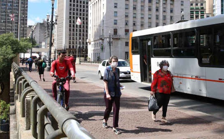 Índice de isolamento em SP neste domingo foi de 59% e na capital, de 58%