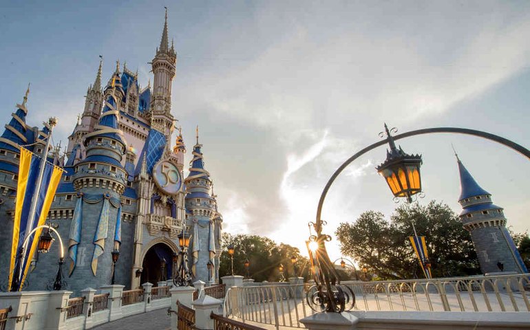 Sonho de visitar a Disney fica mais caro com reajustes nos preços dos parques temáticos