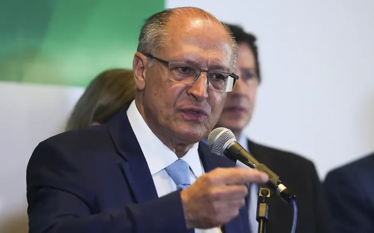 Alckmin afirma que governo cumprirá 'rigorosamente' o arcabouço fiscal