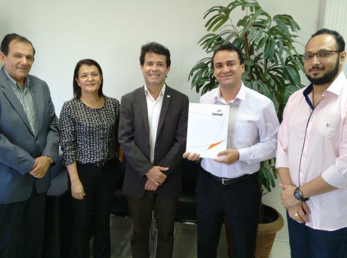 Senac e Sindibeleza firmam convênio para fomentar a profissionalização