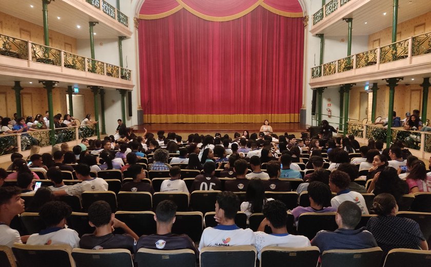 Projeto Escola levará estudantes e professores para espetáculos dos 112 anos do Teatro Deodoro