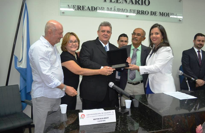 Empresário Zú Guimarães recebe titulo de cidadão honorário de Cajueiro