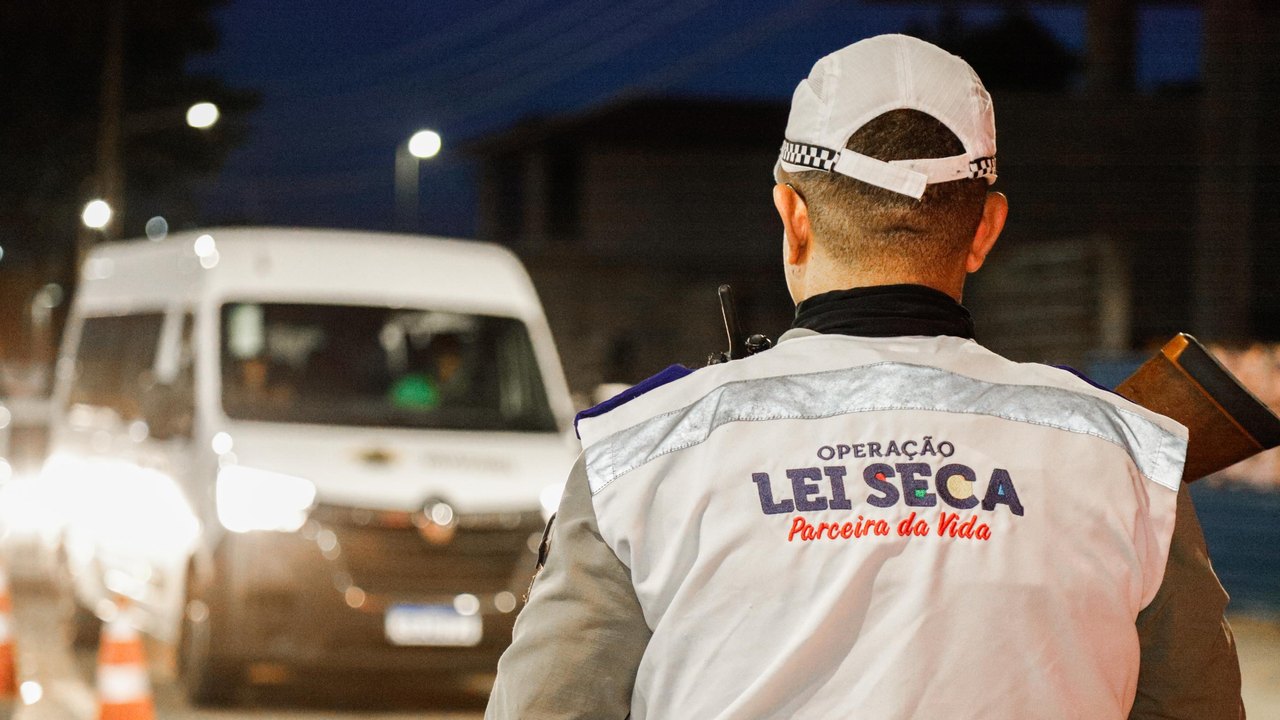 Operação Lei Seca recupera motocicleta roubada durante fiscalização em Maceió