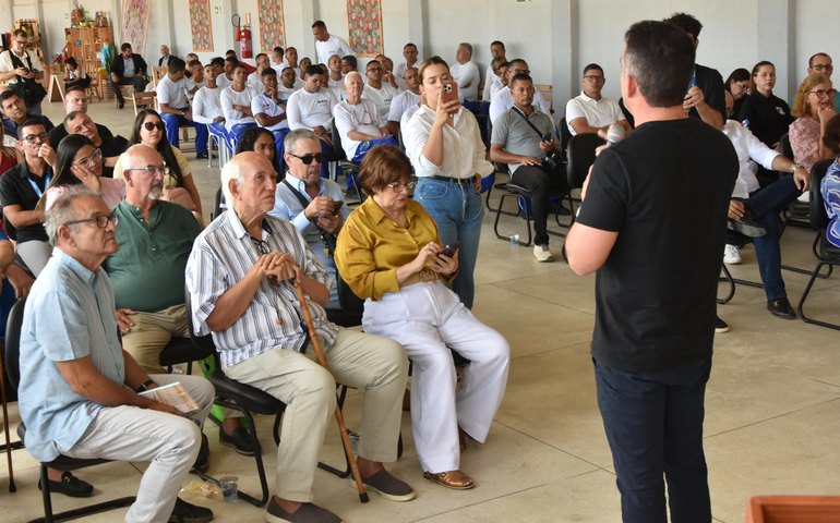 Governador prestigia evento no sistema prisional e conhece projetos de ressocialização da Seris