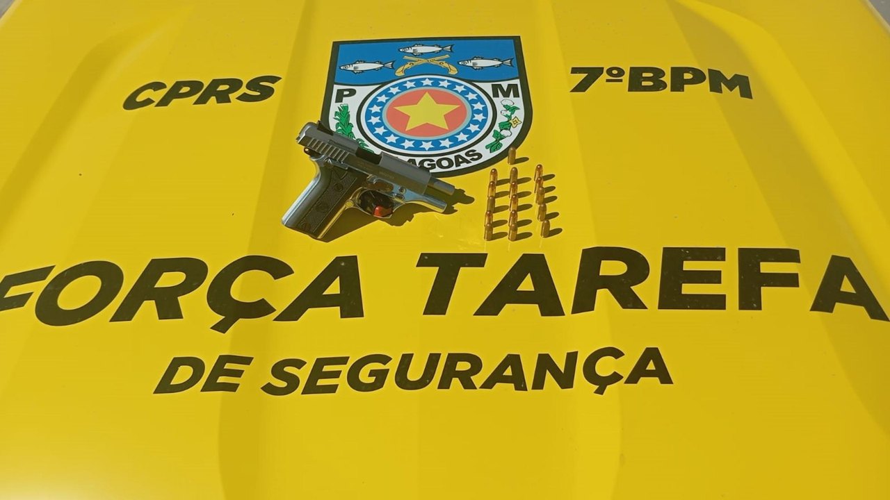 PM apreende armas de fogo e 336 porções de drogas em ações no Sertão