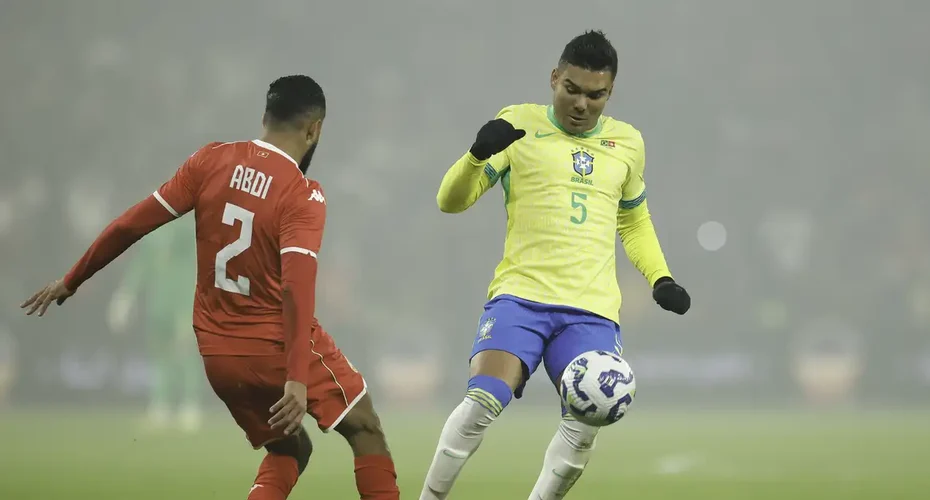 Brasil desperdiça pênalti e não passa de empate com Tunísia