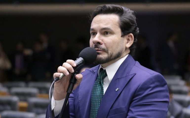 Comissão aprova projeto que define como prática abusiva não fornecer troco ao consumidor