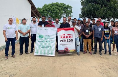 Prefeitura de Penedo e Senar entregam certificados para concluintes de cinco cursos
