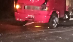 Motociclista morre após colidir com caminhão em São Domingos