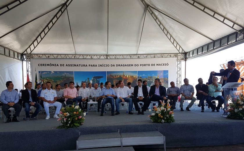 Ordem de serviço da dragagem do Porto de Maceió é assinada pelo ministro Maurício Quintella