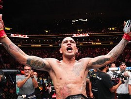 Alex Poatan indica possível plano para a carreira no MMA: 'O melhor a fazer'