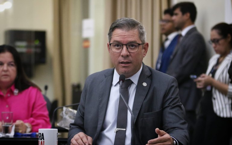 Após mortandade de peixes, Cabo Bebeto cobra ações e investimentos em prol do meio ambiente, da economia e do turismo