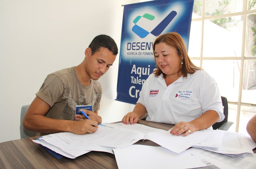 Alunos do Jovem Empreendedor recebem incentivos financeiros
