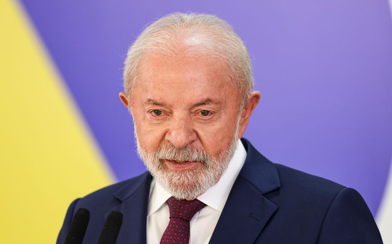 Lula diz que valor do salário mínimo no Brasil é “muito baixo”