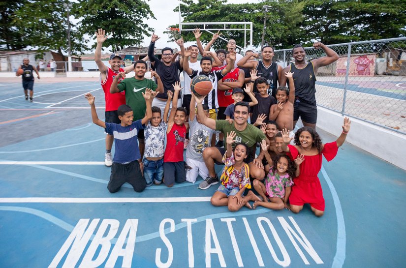 Prefeito JHC vai à quadra de NBA no Vergel: “Instrumento de transformação social”