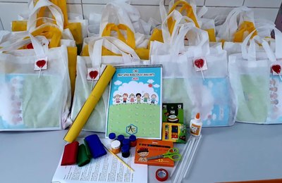 Kits escolares promovem atividades de interação para crianças da rede municipal