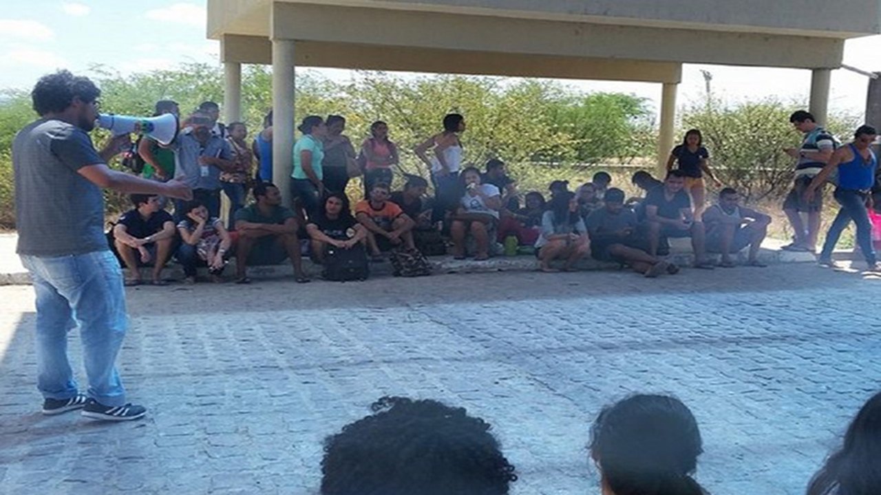 Alunos que ocupam campus da Ufal em Delmiro Gouveia relatam ameaças
