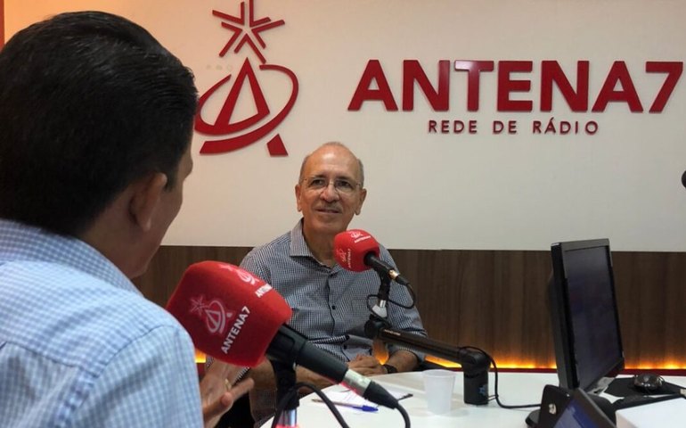 Ronaldo Lopes destaca parceria do Governo de Alagoas com Penedo durante entrevista para Antena 7