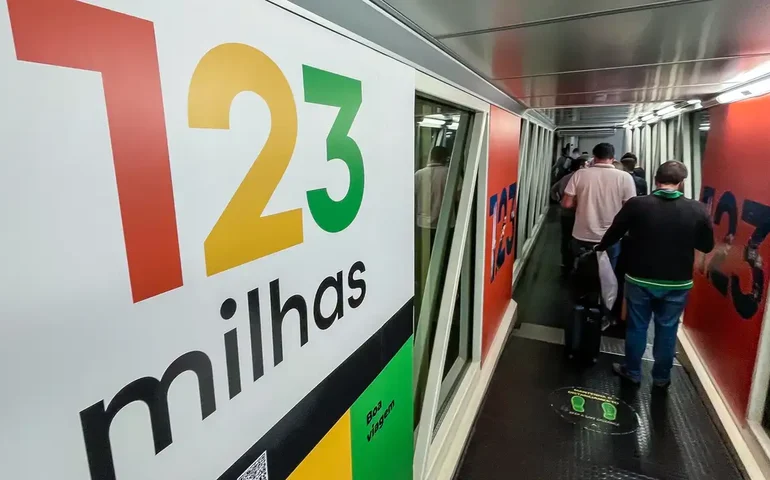 Juíza manda penhorar contas de sócios da 123 Milhas para reembolsar passagem cancelada