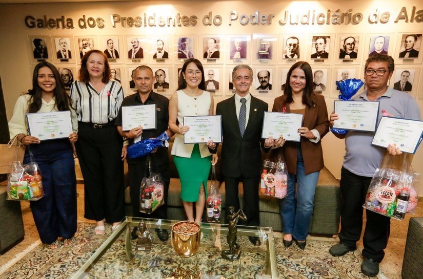 Coleta seletiva: Servidores do TJAL são premiados na Presidência