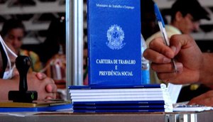 Carteira do Trabalho / Foto: Marcello Casal/Agência Brasil